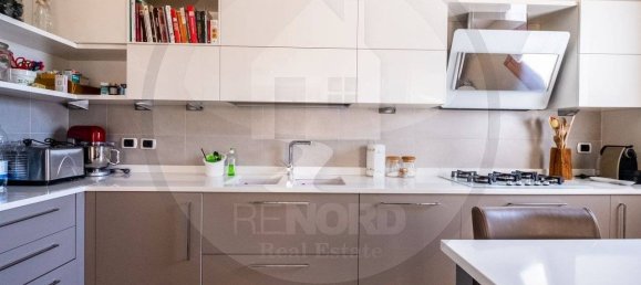 Квартира с 2 спальнями в Лоди, Италия № 323416 27