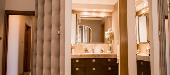 5 bedrooms Villa in Germasogeia, Cyprus No. 557 13