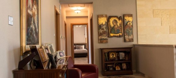 5 bedrooms Villa in Germasogeia, Cyprus No. 557 12