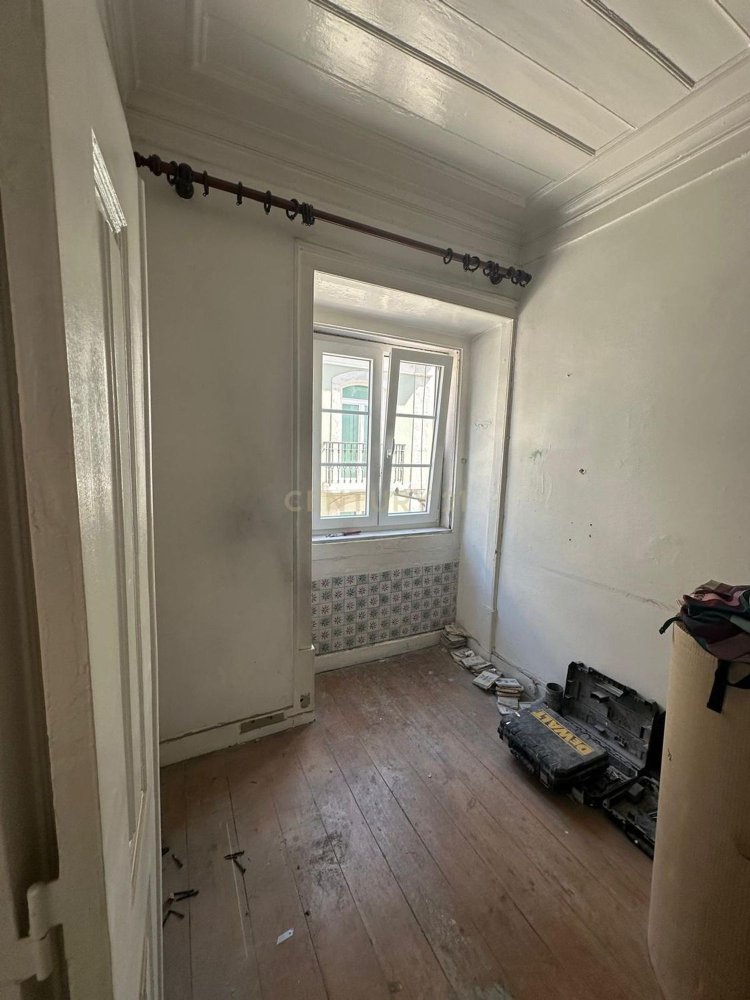 2 bedrooms Apartment in Lisbon, Portugal No. 293676