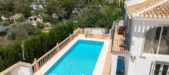 4 bedrooms Villa in Alicante, Spain No. 141742 3