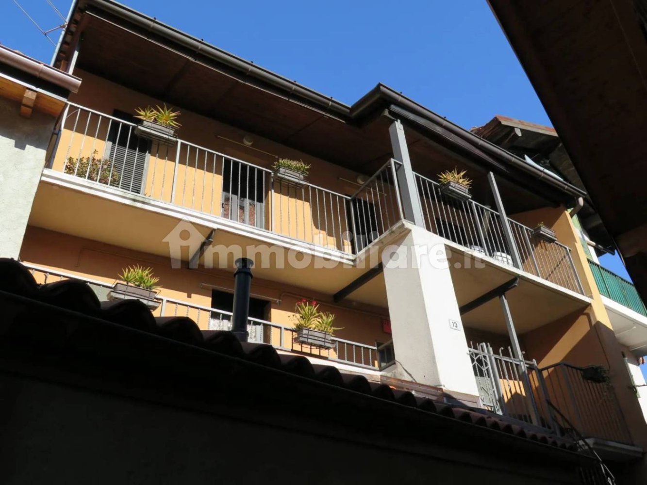 3 bedrooms House in San Bernardino Verbano, Italy No. 292203