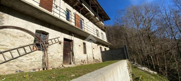 6 rooms House in Brossasco, Italy No. 33730 9