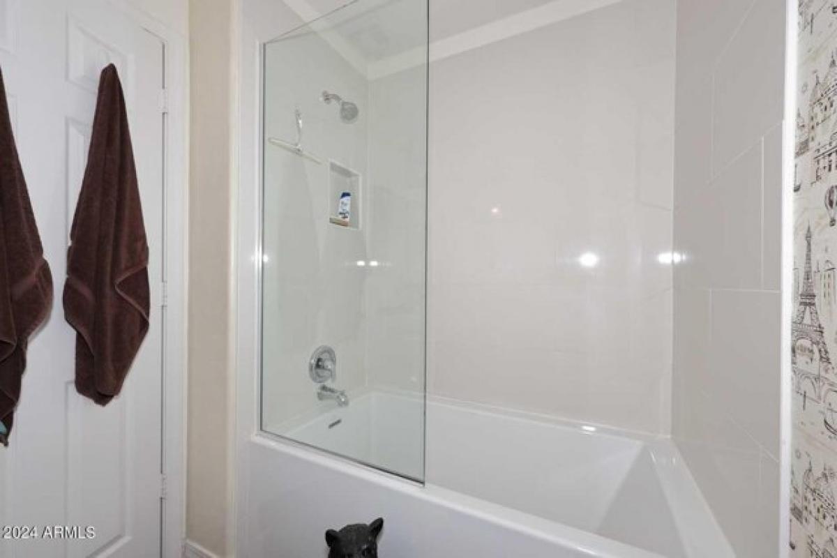 3 bedrooms House in Glendale, USA No. 219414