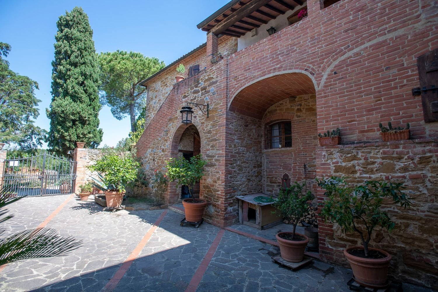 22 rooms House in Trequanda, Italy No. 45959