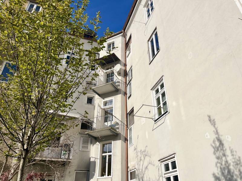 Квартира с 3 комнатами в Грис, Австрия № 243870