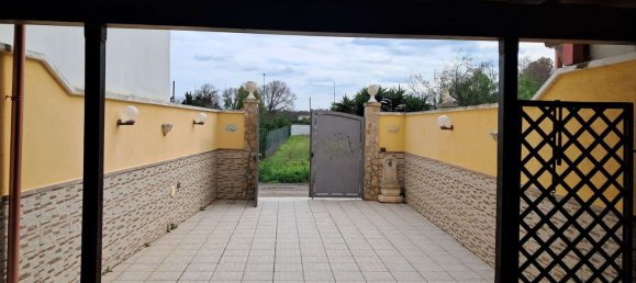 4-salle Appartement à Torchiarolo, Italy No. 86945 7