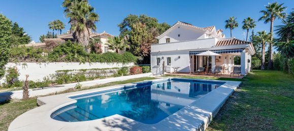 4 Schlafzimmer Villa in Marbella, Spain, Nr. 44493 8
