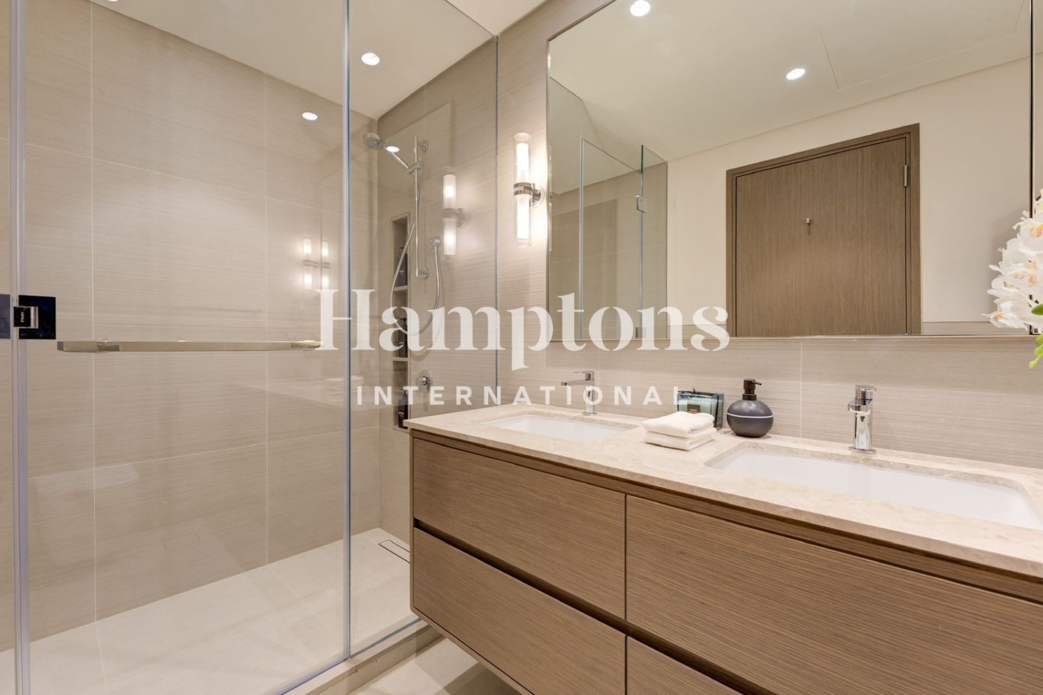 3 bedrooms Apartment for rent in Palm Jumeirah, Dubai, UAE № 184282