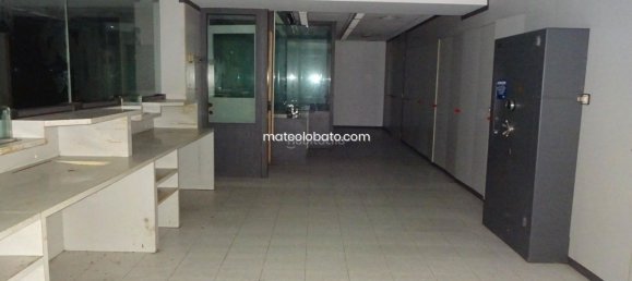 300m² Commercial property in Mataro, Spain No. 39558 19