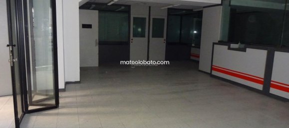 300m² Commercial property in Mataro, Spain No. 39558 14