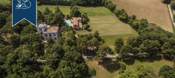 Вилла с 6 спальнями в Фано, Италия № 53116 5