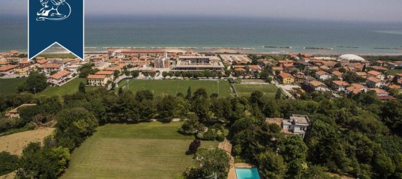 Вилла с 6 спальнями в Фано, Италия № 53116 3