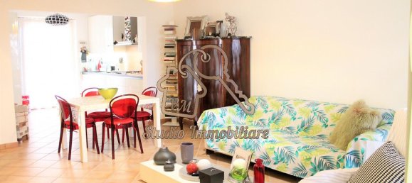 Квартира с 3 комнатами в Рим, Италия № 233180 2