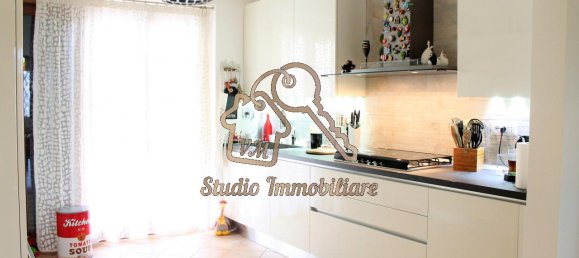 Квартира с 3 комнатами в Рим, Италия № 233180 8