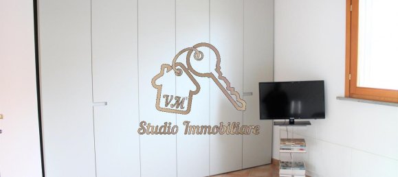 Квартира с 3 комнатами в Рим, Италия № 233180 16