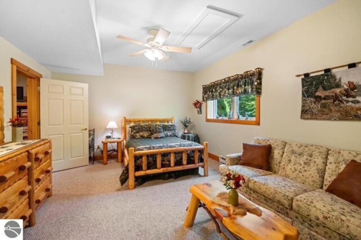 4 bedrooms House in Charlevoix, USA No. 384886