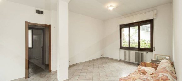 Дом с 3 комнатами в Монца, Италия № 26627 12