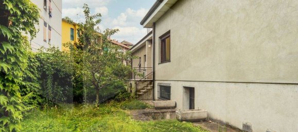 Дом с 3 комнатами в Монца, Италия № 26627 39