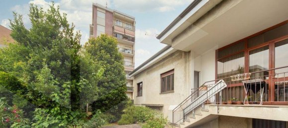 Дом с 3 комнатами в Монца, Италия № 26627 35