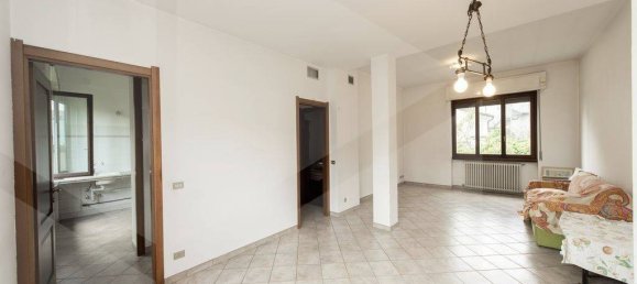 Дом с 3 комнатами в Монца, Италия № 26627 8