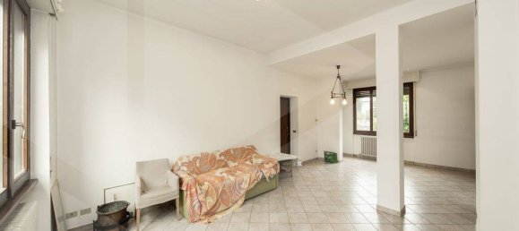 Дом с 3 комнатами в Монца, Италия № 26627 9