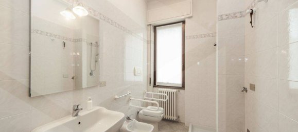 Дом с 3 комнатами в Монца, Италия № 26627 17