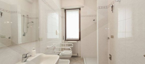 Дом с 3 комнатами в Монца, Италия № 26627 19