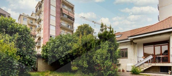 Дом с 3 комнатами в Монца, Италия № 26627 37