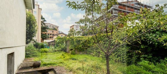 Дом с 3 комнатами в Монца, Италия № 26627 40