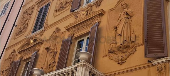 3 rooms Commercial property in Massa, Italy No. 72053 11