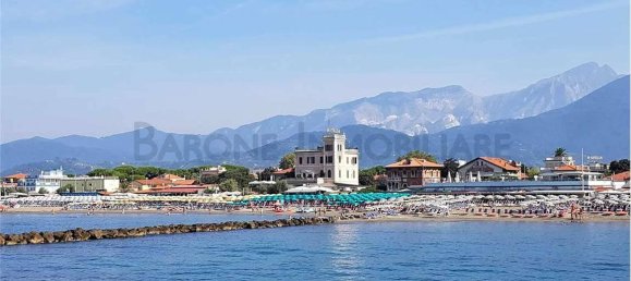 3 rooms Commercial property in Massa, Italy No. 72053 20