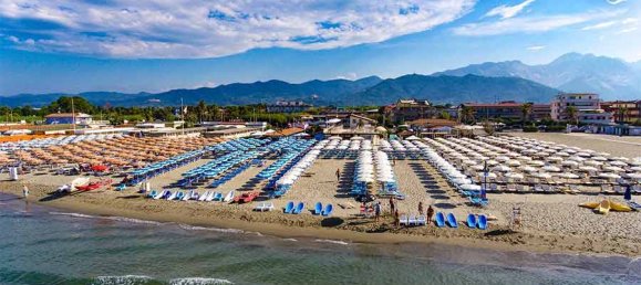 2 rooms Commercial property in Carrara, Italy No. 221854 10