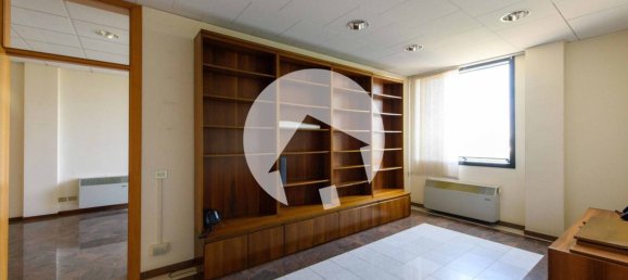 Oficina en Reggio Emilia, Italy 195 m² No. 264240 11