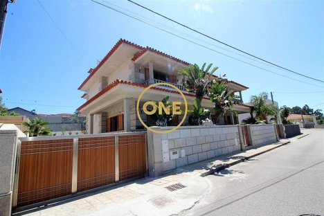 4 chambres Maison à Vila Nova de Famalicao, Portugal No. 32904