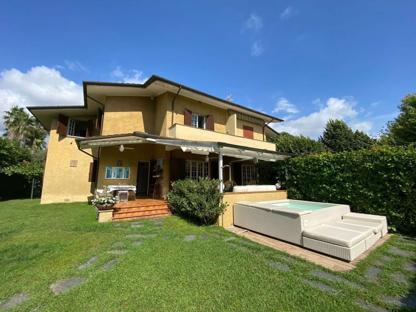 6 rooms House in Forte dei Marmi, Italy No. 37171