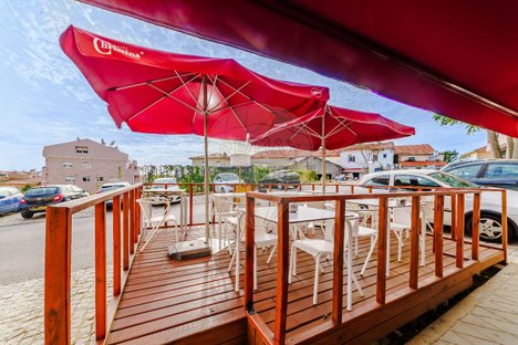 79m² Commercial property in Vila Nova de Gaia, Portugal No. 15558