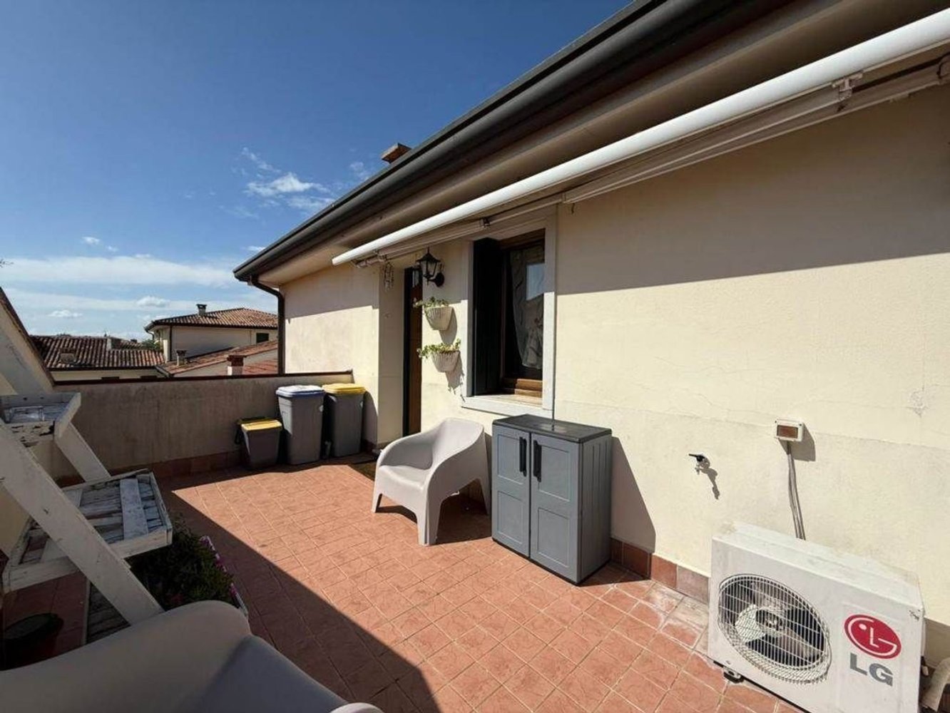 4 bedrooms Apartment in Pojana Maggiore, Italy No. 349326