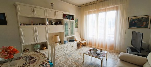 5 rooms Apartment in Siena, Italy No. 106420 6