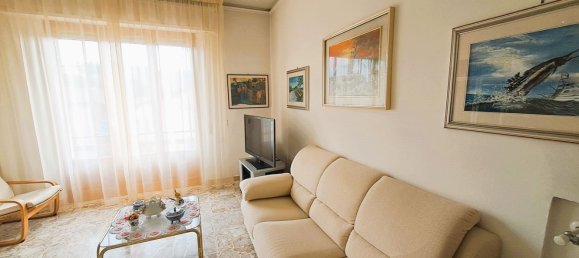 5 rooms Apartment in Siena, Italy No. 106420 2