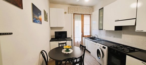 5 rooms Apartment in Siena, Italy No. 106420 8