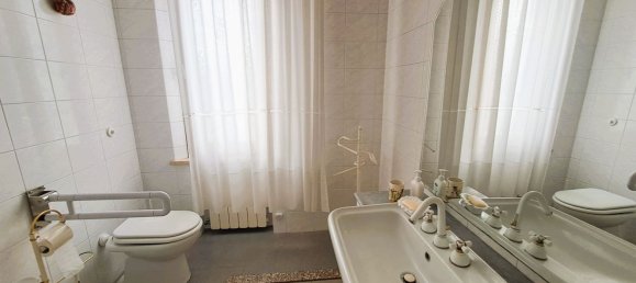5 rooms Apartment in Siena, Italy No. 106420 32