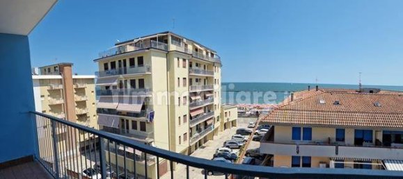 Пентхаус с 2 спальнями в Комаккьо, Италия № 19262 5