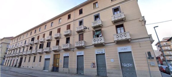 2 bedrooms Apartment in Turin, Italy No. 381555 4