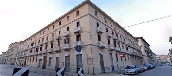 2 bedrooms Apartment in Turin, Italy No. 381555 7