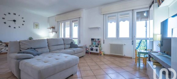 2 bedrooms Apartment in Ferrara, Italy No. 279379 3