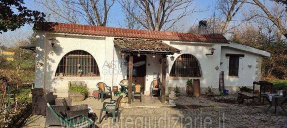 6 rooms Apartment in Palombara Sabina, Italy No. 185660 3