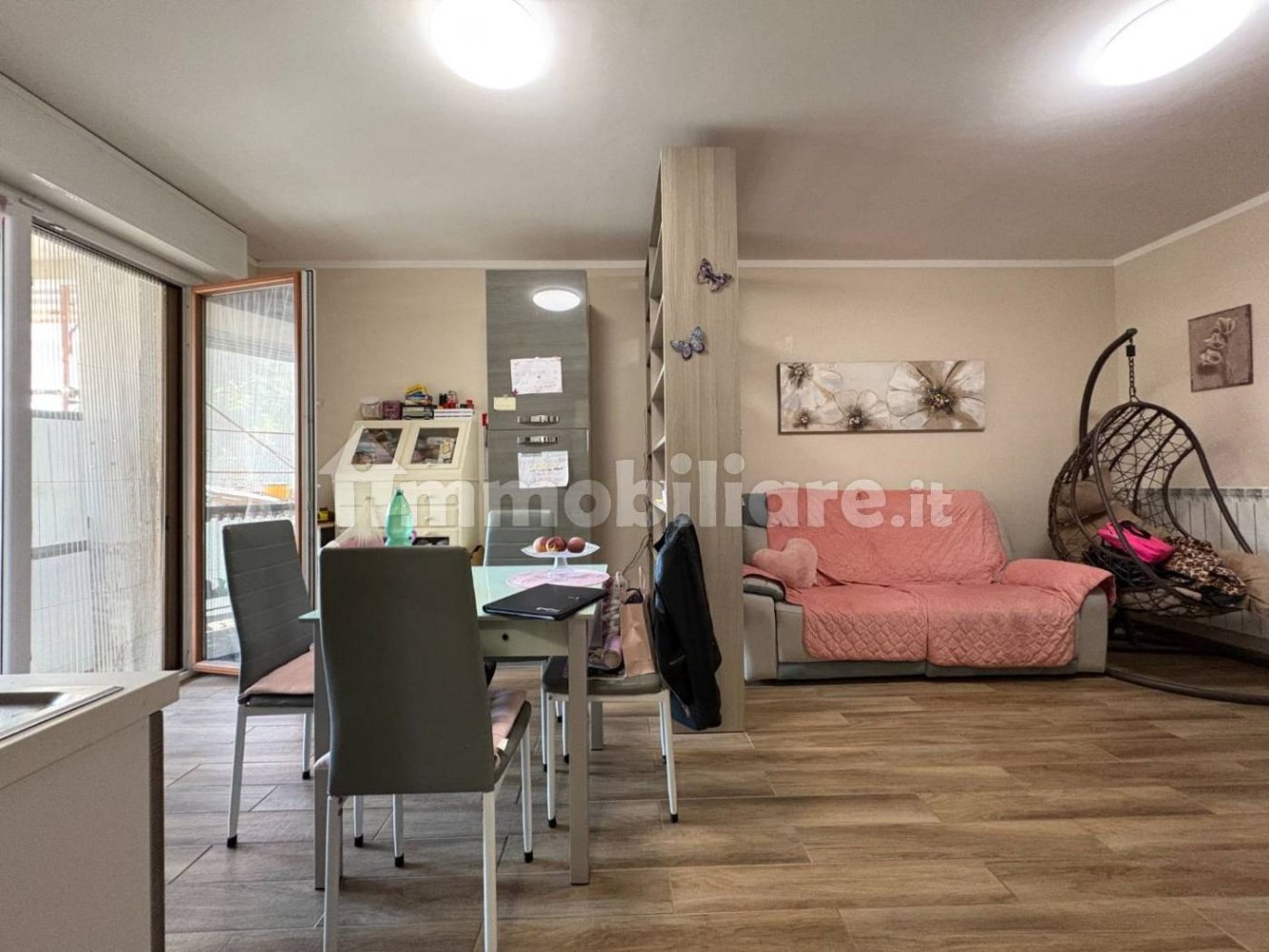 Apartamento de 2 dormitorios en Pomezia, Italy No. 313430