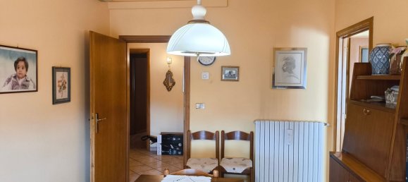 4-salle Appartement à Monsummano Terme, Italy No. 307632 2