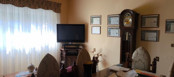 4-salle Appartement à Monsummano Terme, Italy No. 307632 9